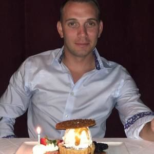 Meet your Posher, Bobby